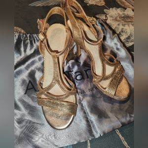 Tangolera / Bandolera Argentine Tango Shoes Women Size 38, 9cm heel Gold Glitter
